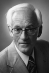 105163 Portret van prof. dr. C. de Jager, geboren Den Burg 29 april 1921, hoogleraar stellaire astrofysica aan de ...